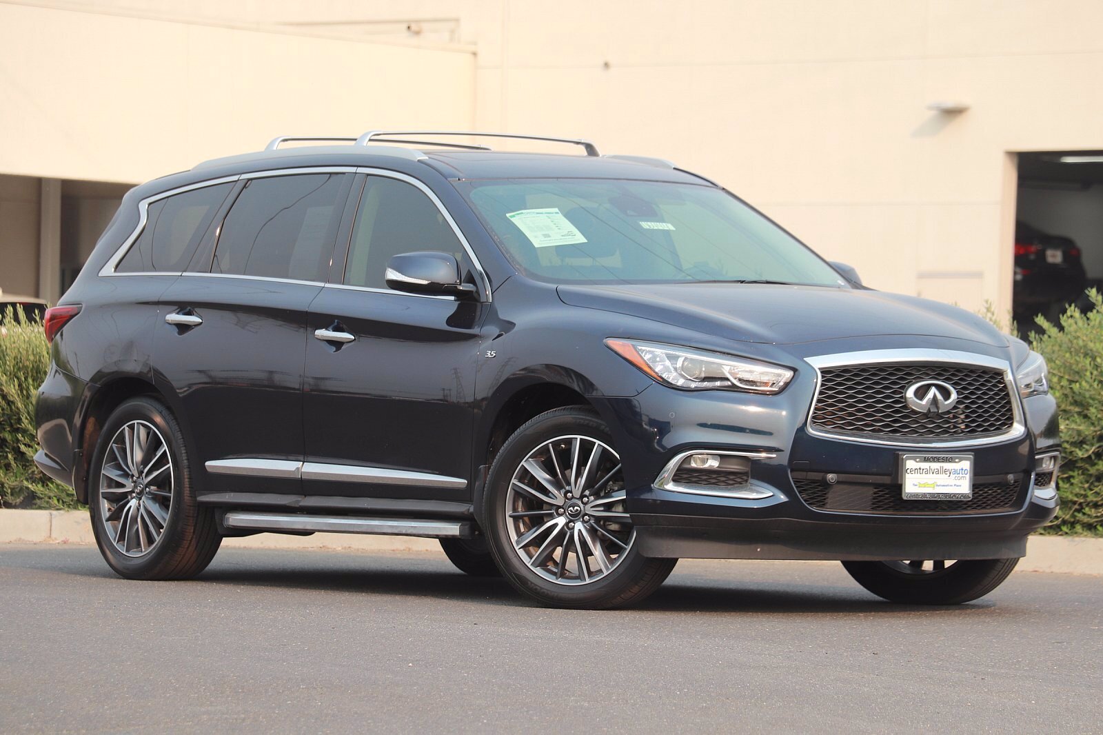 Pre-Owned 2017 INFINITI QX60 Base Sport Utility in Modesto #U6444